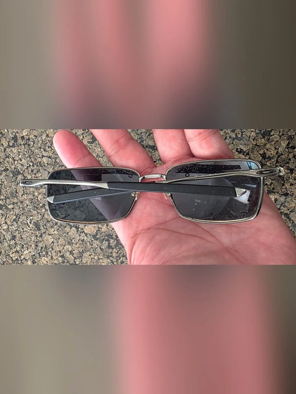Oakley Sunglasses W Square Wire OO4075-04 Carbon color Frame W/ Grey POLARIZED